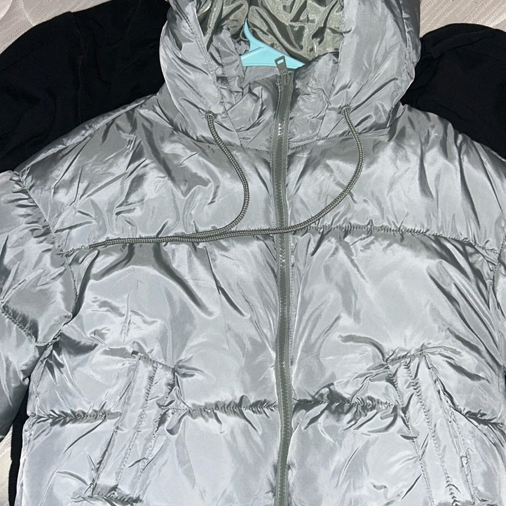 gray puffer coat